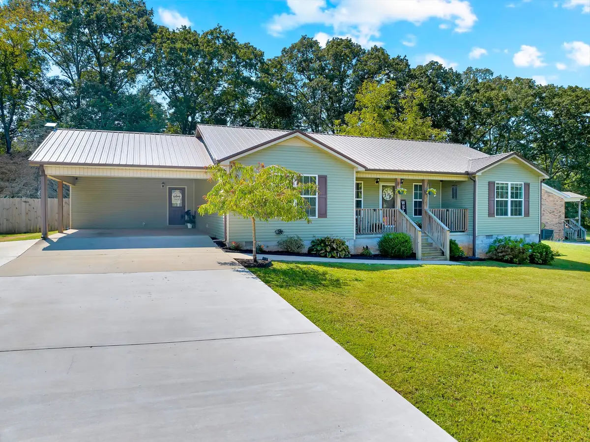 107 Hickory Dr, Huntland, TN 37345 - Image #1