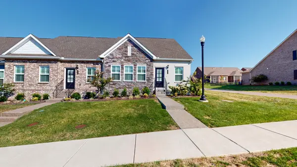 1518 Cedarbrooke Ln, Lebanon, TN 37090