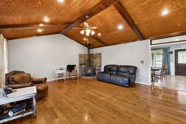 284 Duck Branch Rd, Fayetteville, TN 37334