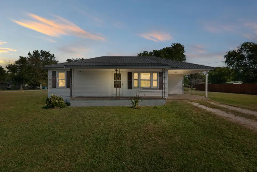 731 Smith Ave, Hohenwald, TN 38462 - Image #2