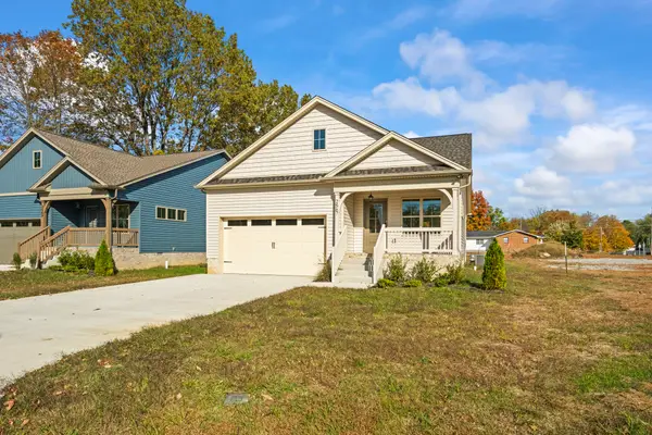 2567 Old Greenbrier Pike, Greenbrier, TN 37073