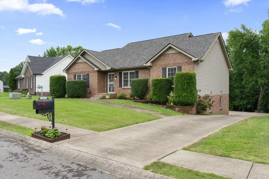 1823 Patricia Dr, Clarksville, TN 37040 - #2