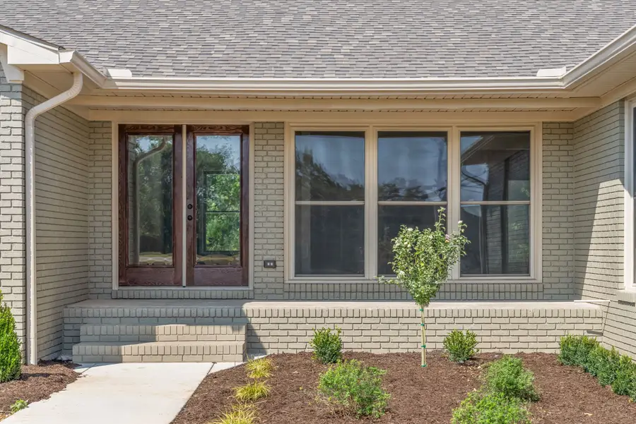 1345 Shallow Lake Cir, Hopkinsville, KY 42240 - #2