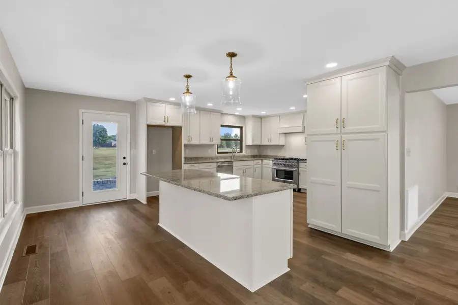 1345 Shallow Lake Cir, Hopkinsville, KY 42240 - #3