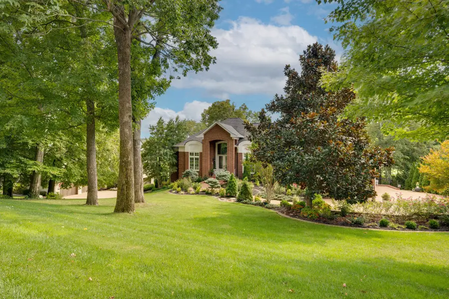 8 Carmel Ln, Brentwood, TN 37027 - Image #2