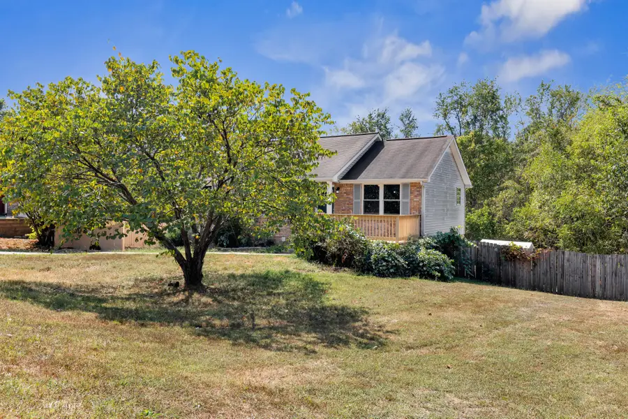 704 Green Valley Ct, Clarksville, TN 37042 - #2