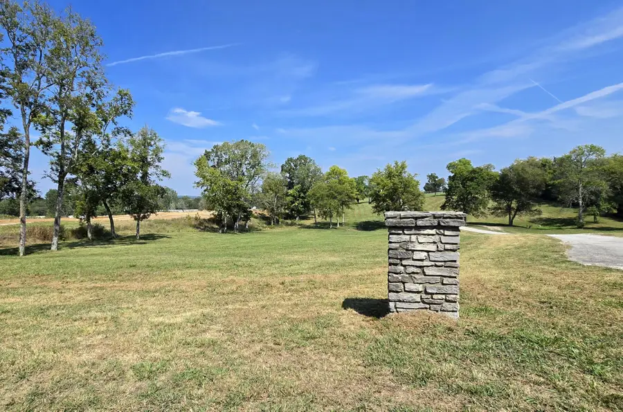 616 N James M Campbell Blvd, Columbia, TN 38401 - #2