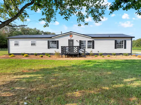 240 Cole Ln, Belvidere, TN 37306