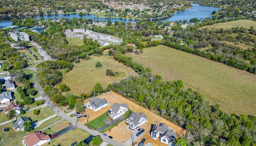 626 Peach Valley Rd, Gallatin, TN 37066 - #2