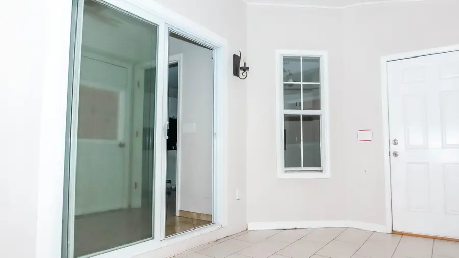 618 Cedar Bend Ln, La Vergne, TN 37086 - Image #2