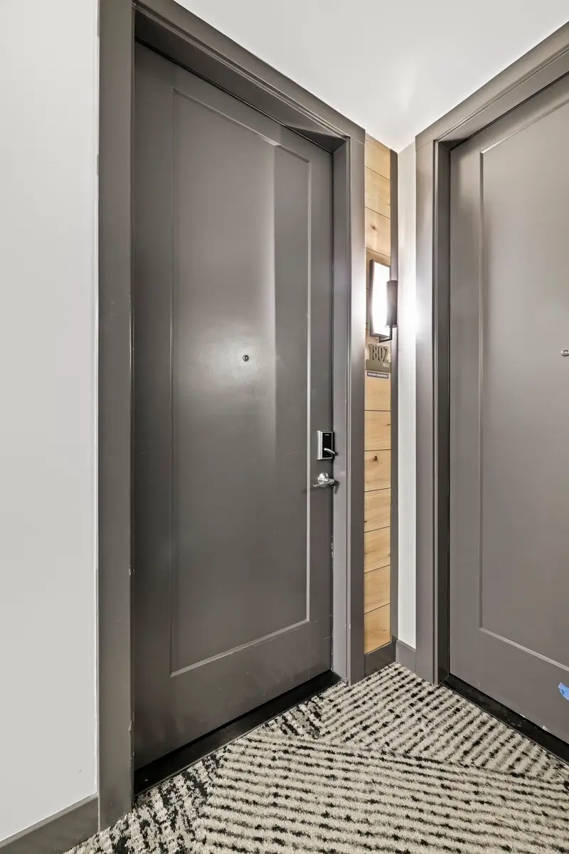 1212 Demonbreun St #1802, Nashville, TN 37203 - Image #2