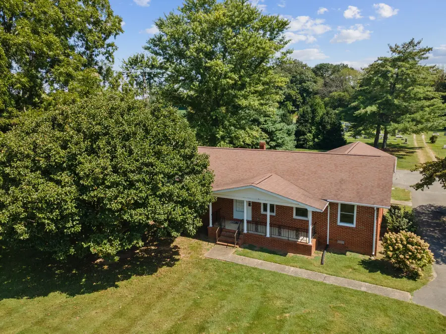 4099 Owl Hollow Rd, Belvidere, TN 37306 - Image #2