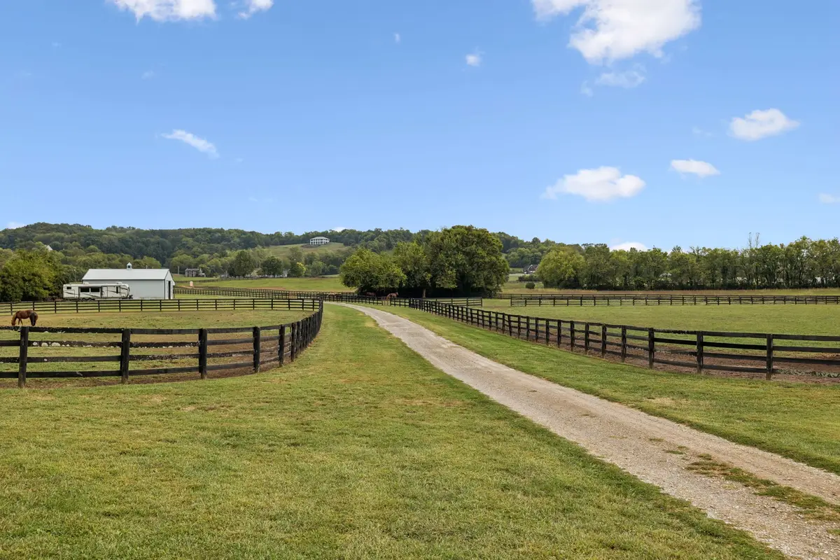 4376 Trousdale Ln, Columbia, TN 38401 - #1