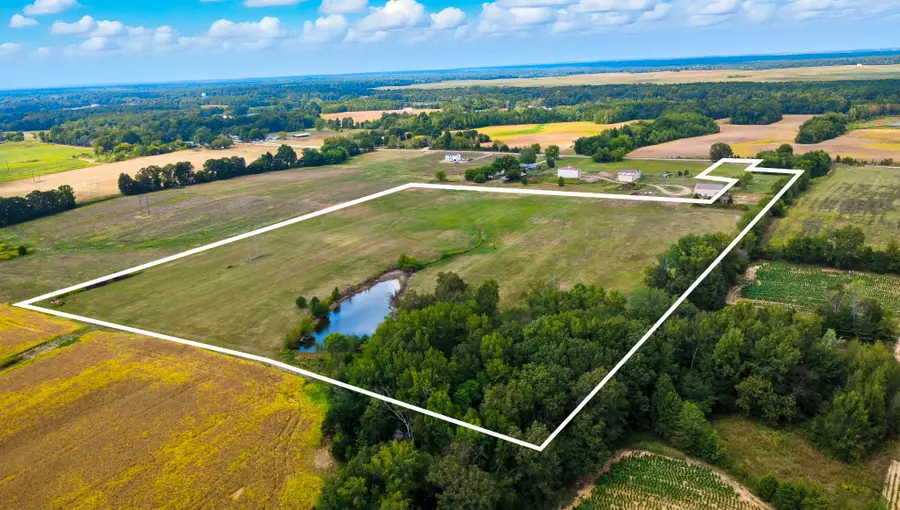 22 Indian Mound Rd, Woodlawn, TN 37191 - Image #3