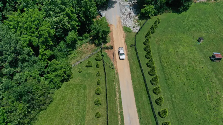 1092 Shoulder Strap Branch Rd, Vanleer, TN 37181 - Image #3