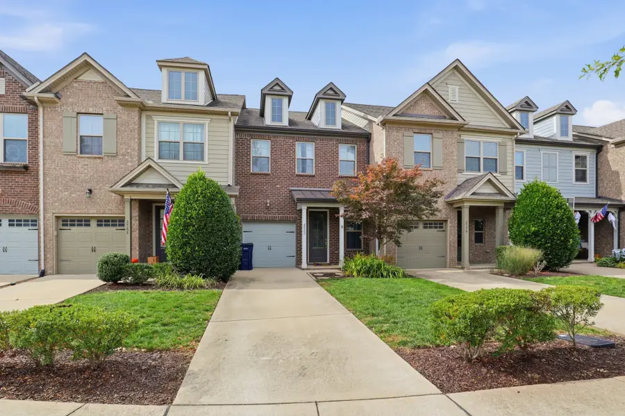 2572 Wellesley Square Dr, Thompsons Station, TN 37179 - Image #2