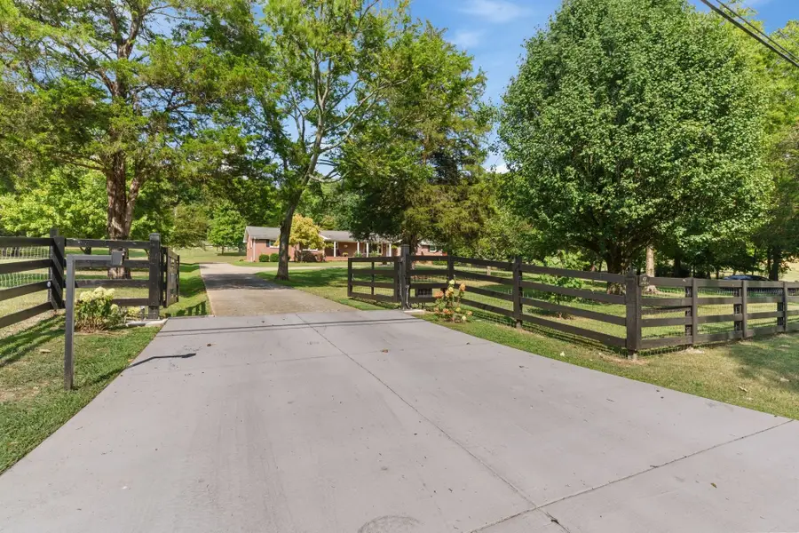 467 Dry Creek Rd, Goodlettsville, TN 37072 - Image #2