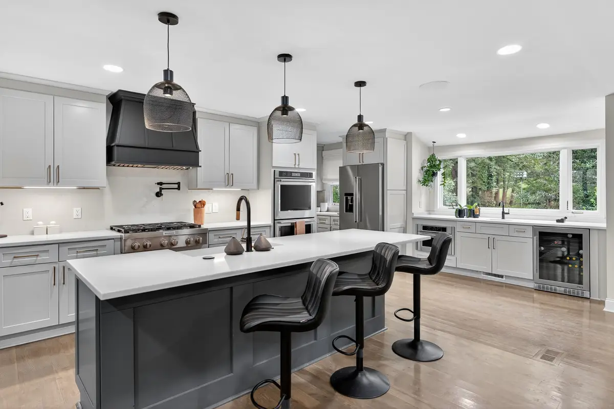 909 Lakemont Dr, Nashville, TN 37220 - #1