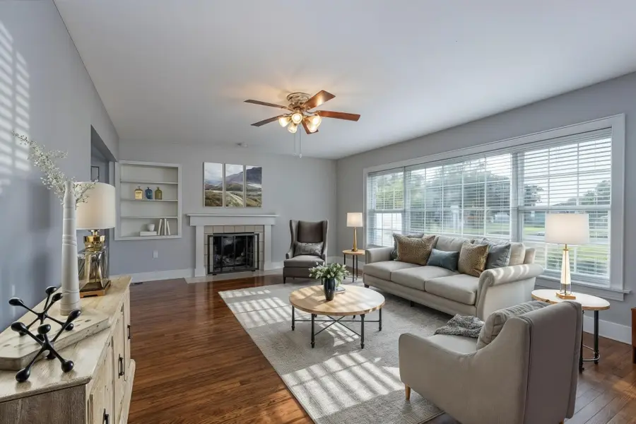 805 River Bluff Dr, Sheffield, AL 35660 - Image #2