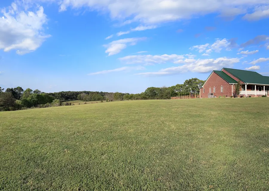 399 Edgar Meeks Rd, Burns, TN 37029 - #2