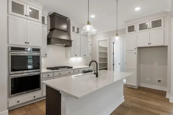 5900 Willoughby Way, Murfreesboro, TN 37129