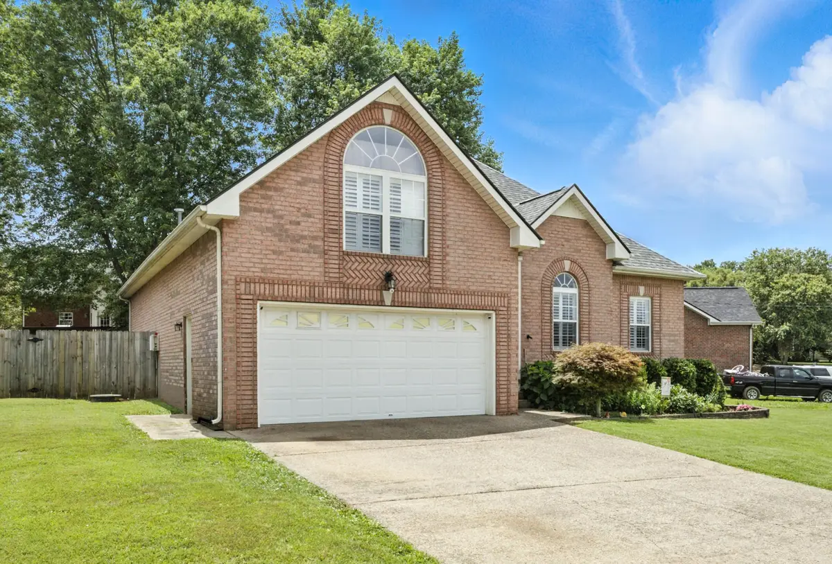 125 Cherokee Dr, White House, TN 37188 - Image #1
