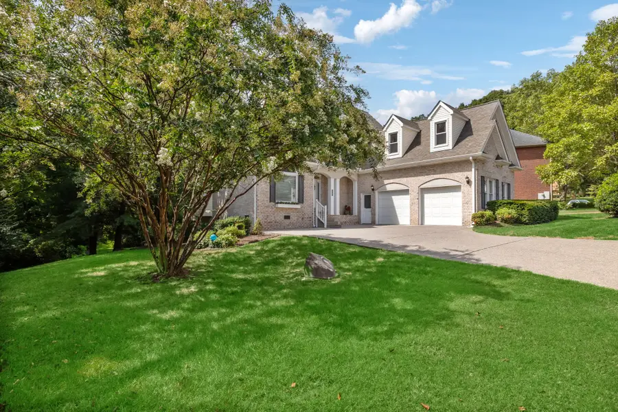 2701 N Highlands Dr, Nashville, TN 37221 - #3