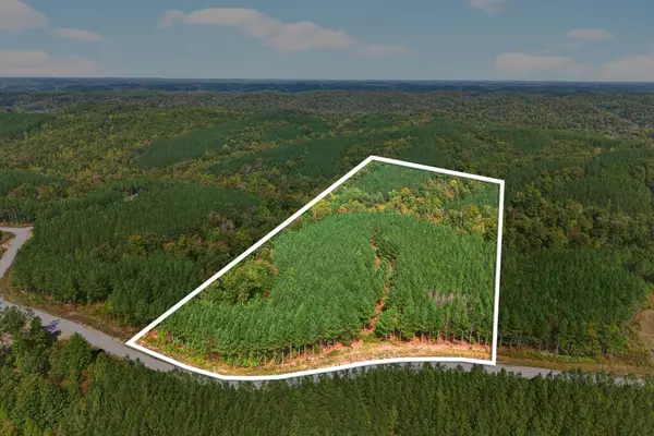 210 Ridgewood Dr, Linden, TN 37096