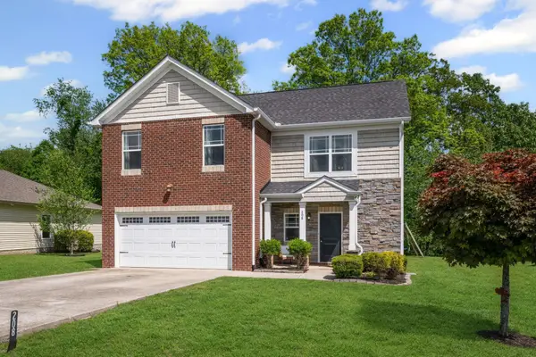 208 Wyburn Pl, Burns, TN 37029