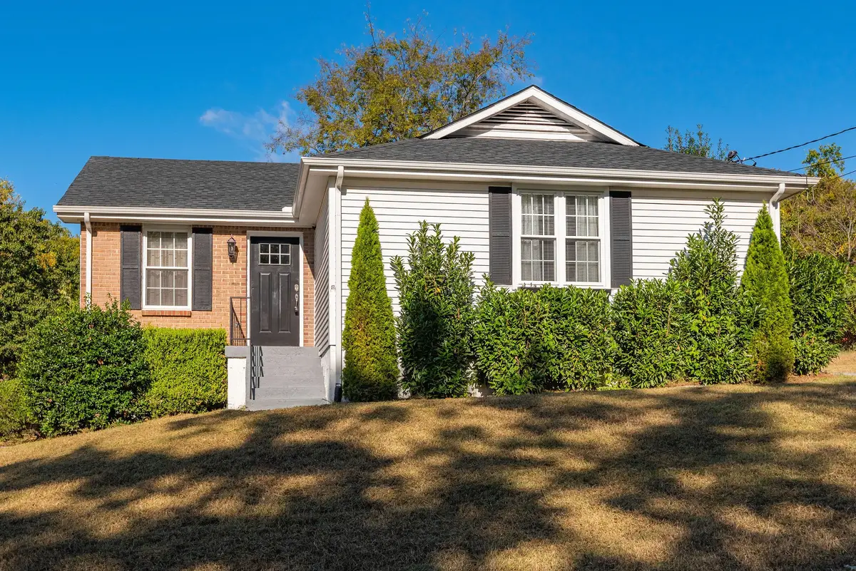 633 Debbie Dr, Hermitage, TN 37076 - Image #1