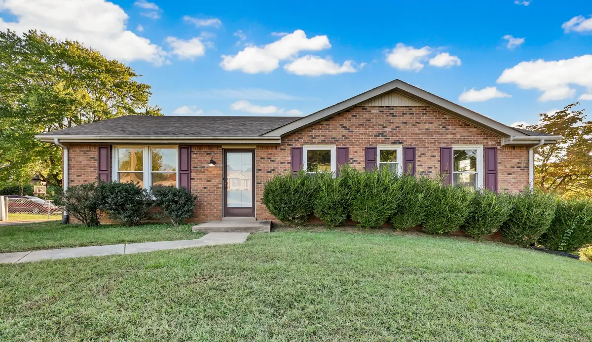 335 Hampshire Dr, Clarksville, TN 37043 - #1