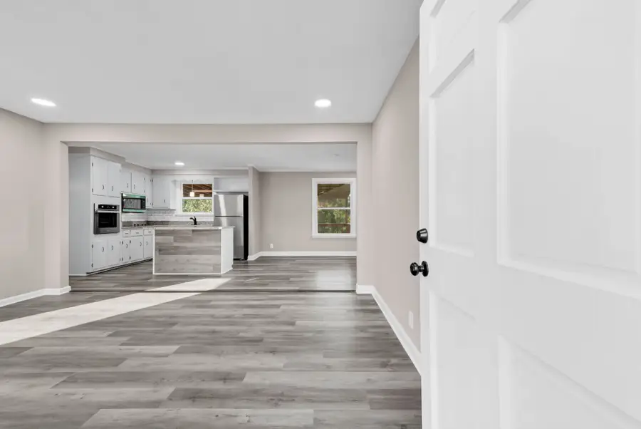 335 Hampshire Dr, Clarksville, TN 37043 - #2