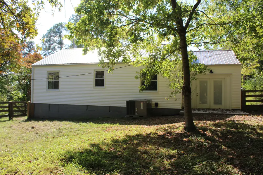 78 College St, Erin, TN 37061 - Image #2