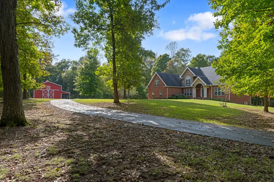 5756 Burgess Gower Rd, Springfield, TN 37172 - Image #2