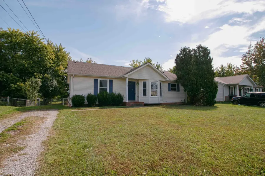 587 Joshua Dr, Clarksville, TN 37042 - Image #3