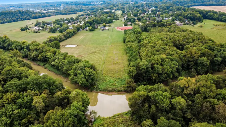 1204 Willow Bend Dr, Clarksville, TN 37043 - #2