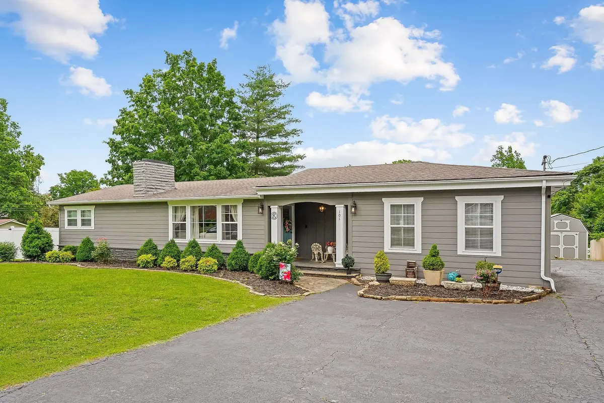 101 Hillwood Ln, McMinnville, TN 37110 - Image #1