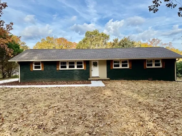 402 Edgewood Dr, Tullahoma, TN 37388