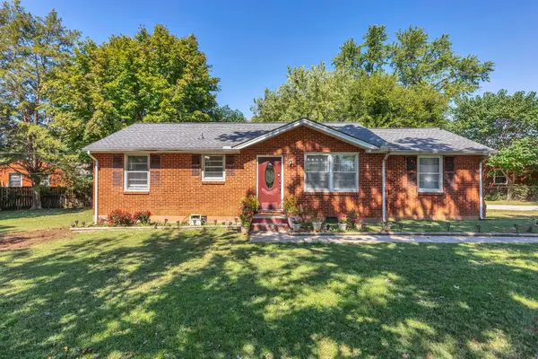 1030 Hunt St, Murfreesboro, TN 37130