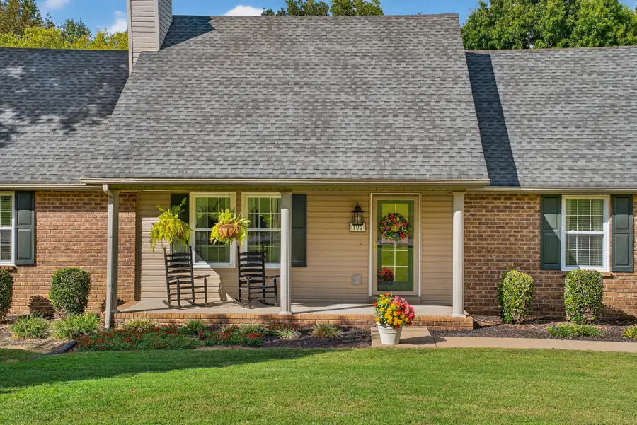 102 Arrowood Dr, Cottontown, TN 37048 - Image #2