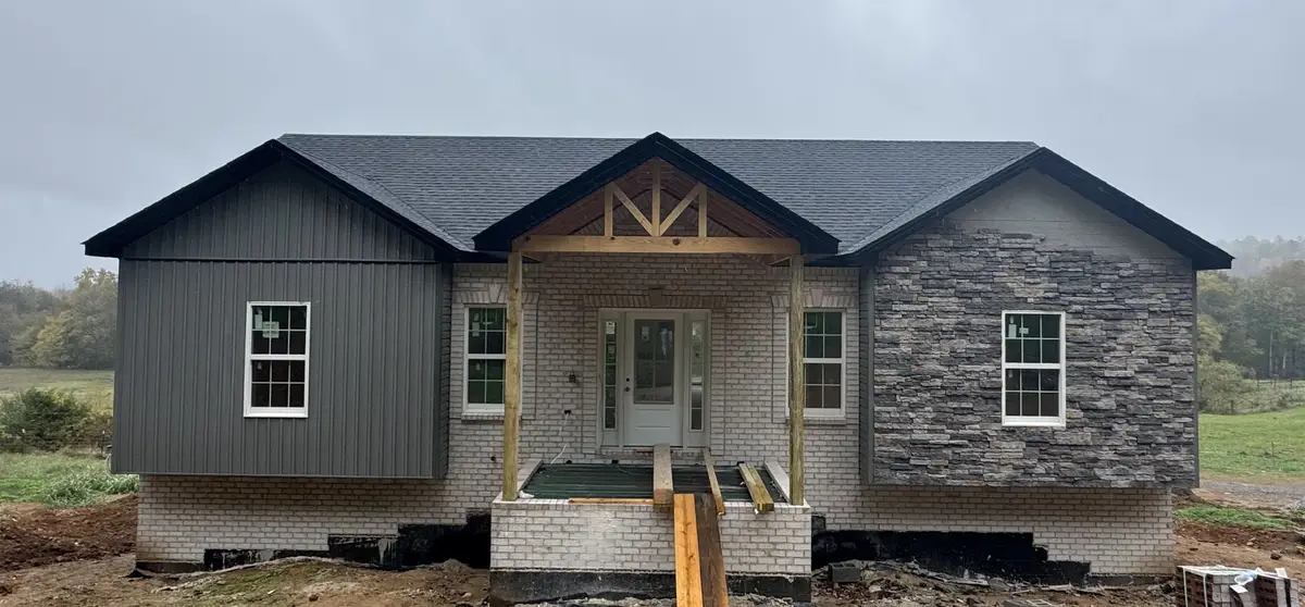 476 Buckeye Road, Erin, TN 37061 - Image #1