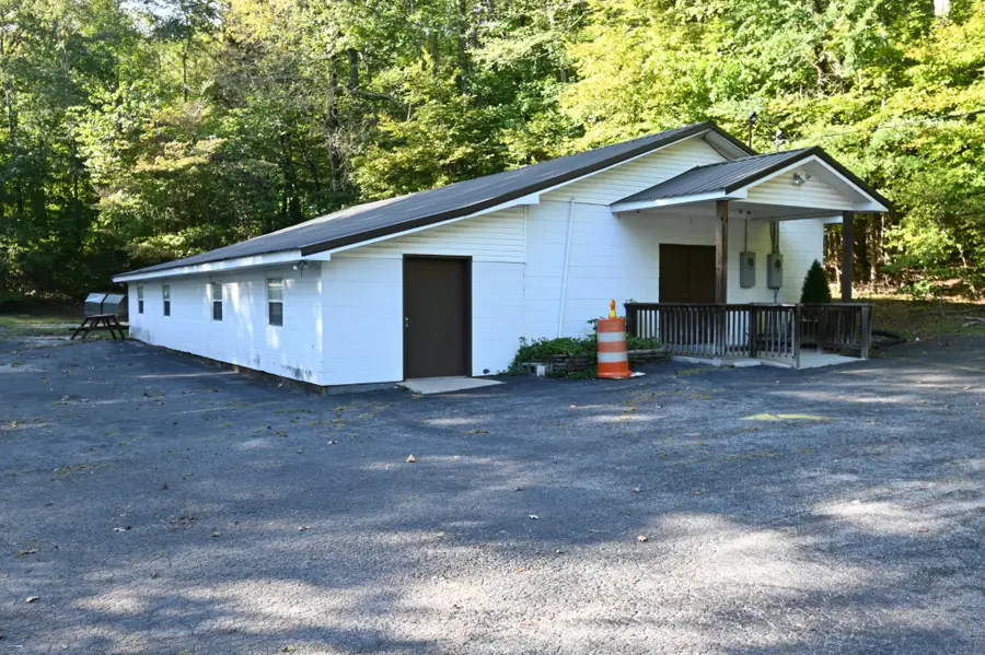 2222 Waynesboro Hwy, Hohenwald, TN 38462 - Image #2