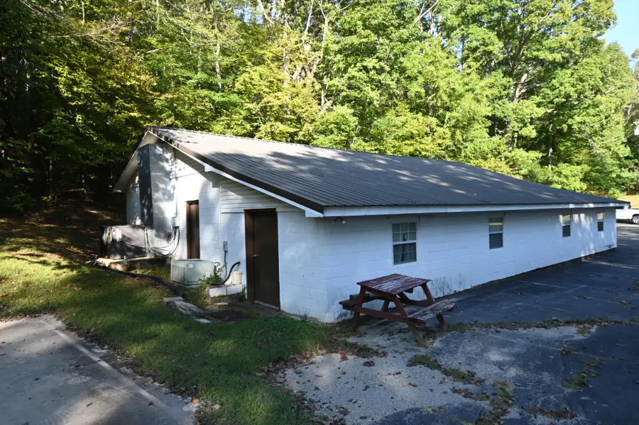 2222 Waynesboro Hwy, Hohenwald, TN 38462 - Image #3