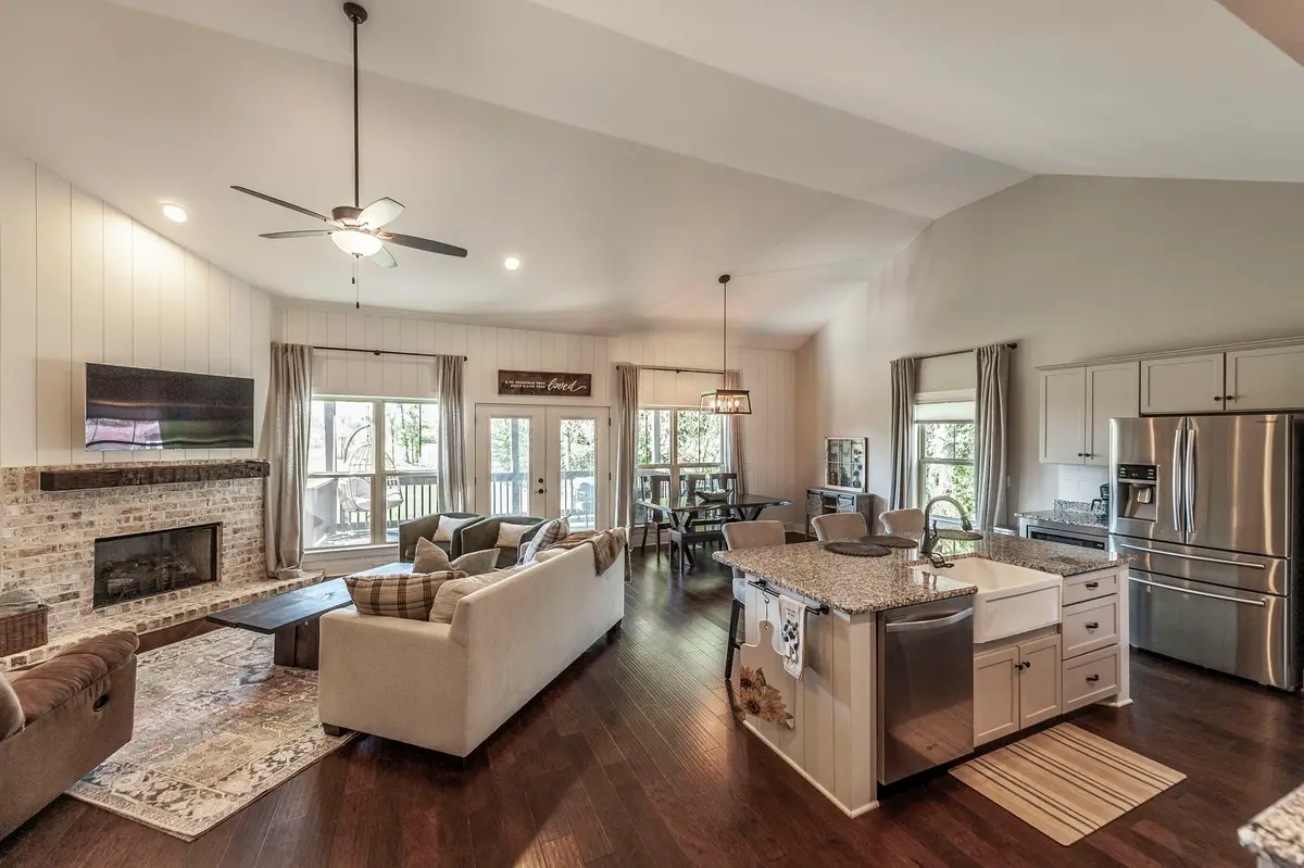 143 W Hester Rd, Cottontown, TN 37048 - Image #1