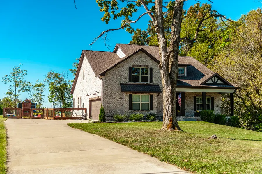 143 W Hester Rd, Cottontown, TN 37048 - Image #2