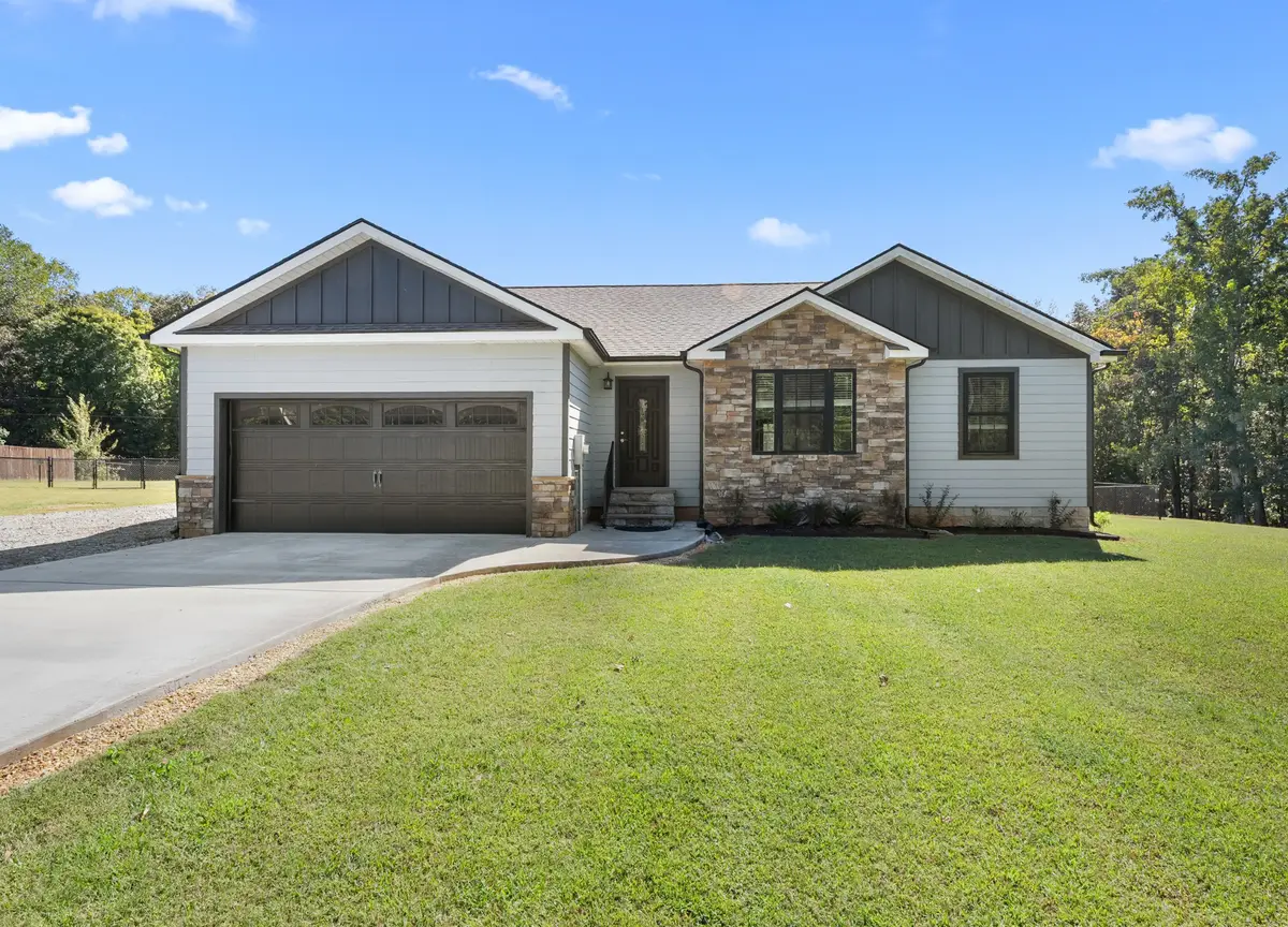 247 Golf Shores Dr, Winchester, TN 37398 - Image #1