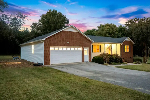 584 Fairview Cir, Winchester, TN 37398