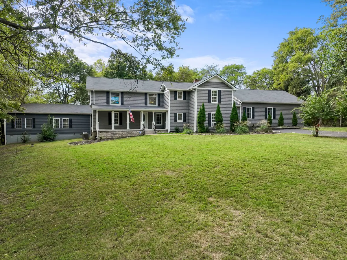 557 Forest Retreat Rd, Hendersonville, TN 37075 - Image #1