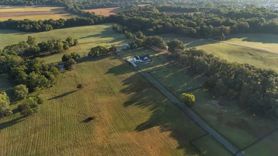 1421 Lawrence Ln, Springfield, TN 37172 - Image #2