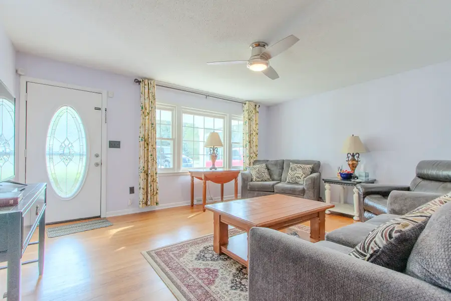 254 Shane Lee Cir, Dover, TN 37058 - Image #2